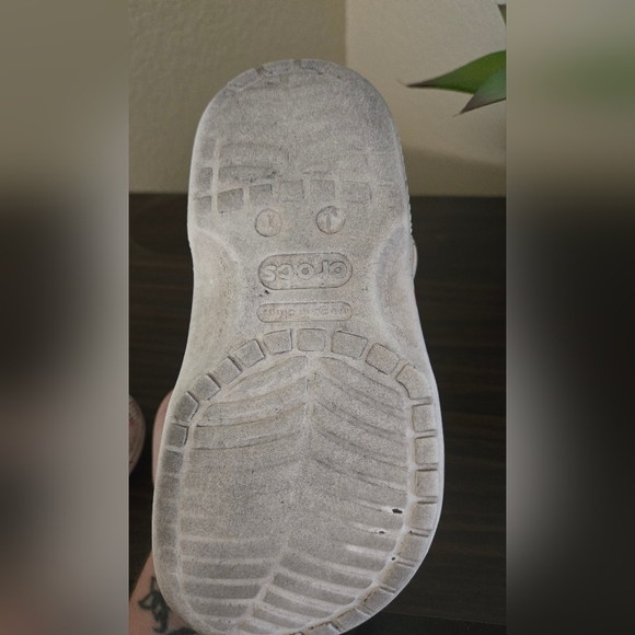 Kids Classic Pool Party Crocs Clog – Flamingo Print – White – Size J1 - Picture 4 of 7